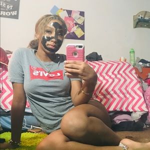 Meet your Posher, Raema